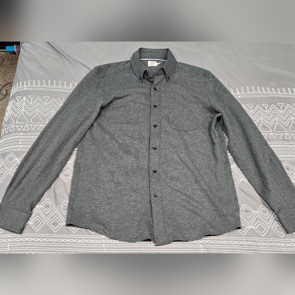 Faherty Men's Button Down Size Large - image 1